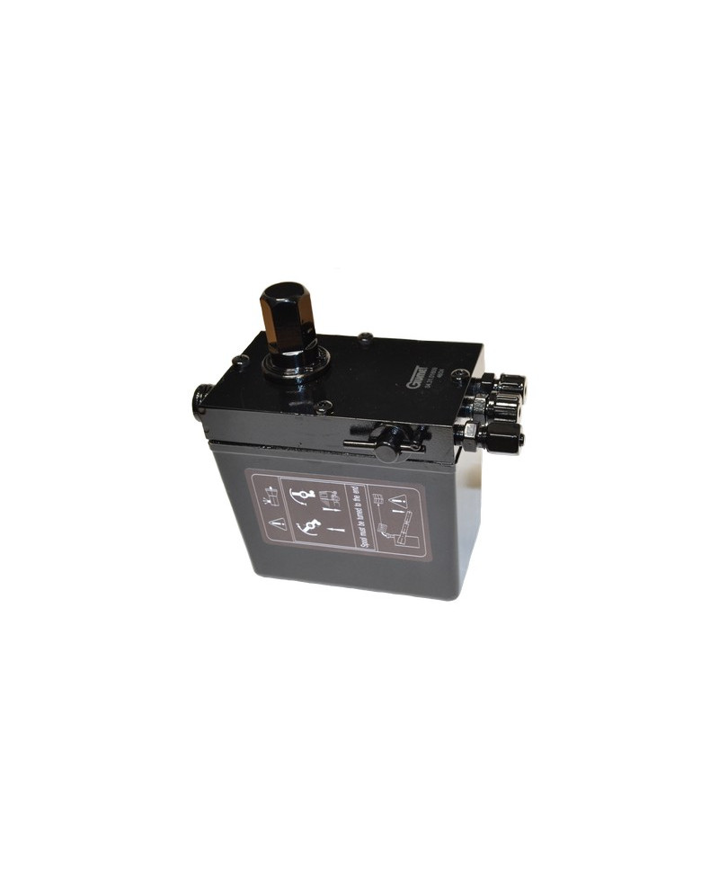 Hydraulic hand pump for cabin lifter